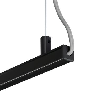 KLUŚ Endkappe mit Loch PIKO-ZM-OTW, schwarz, ABS – Detail-/Anwendungsbild